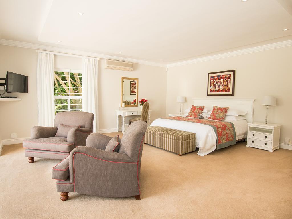 Bed & Breakfast 18 On Hillwood 5*