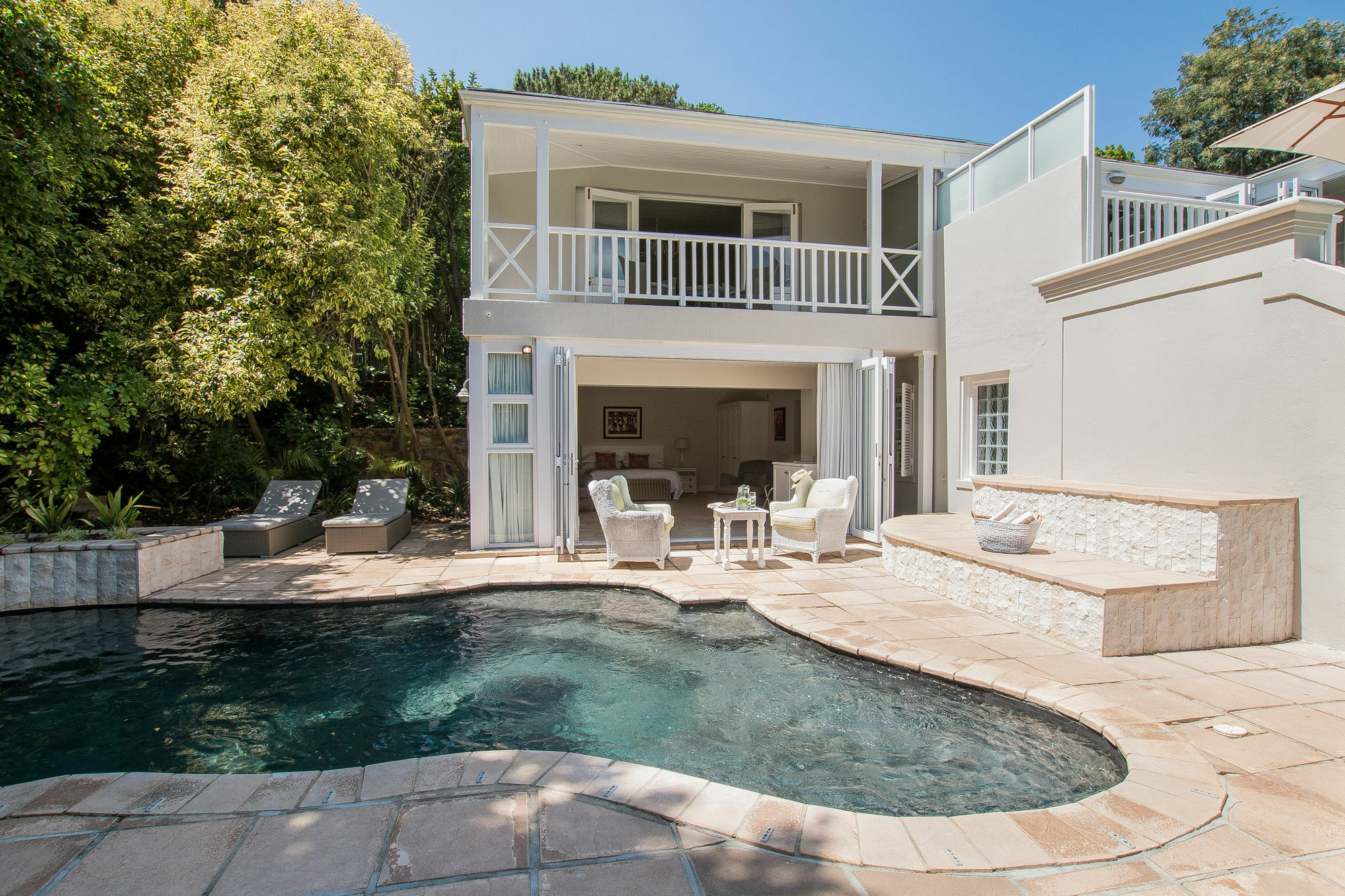 18 On Hillwood Bed & Breakfast 5*